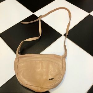 Vintage 60s 70s Papillon Paris Crossbody Leather Bag Adjustable Strap Beige